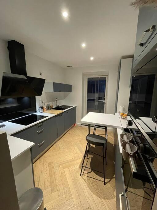 De Standing A 2 Pas De La Gare Apartment